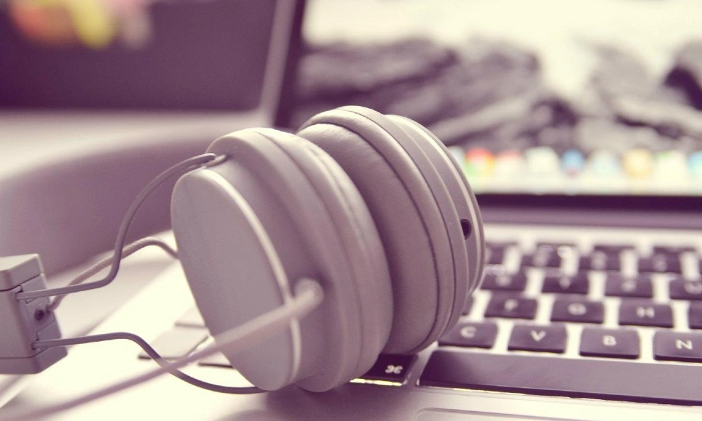 The Ultimate Guide to the Best Music Blogs for Your Listening Pleasure!