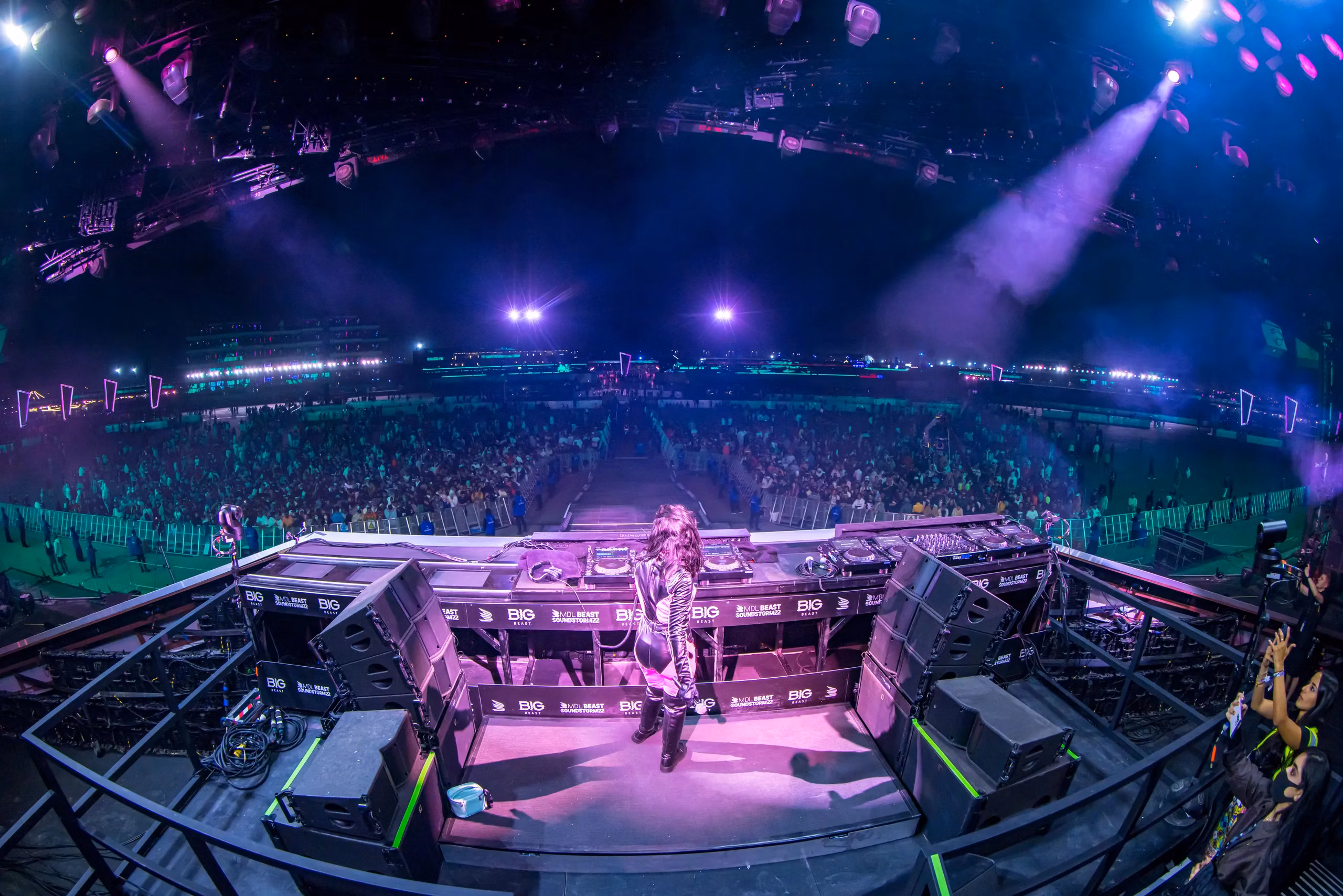 From House to Techno The Evolution of Electronic Dance Music